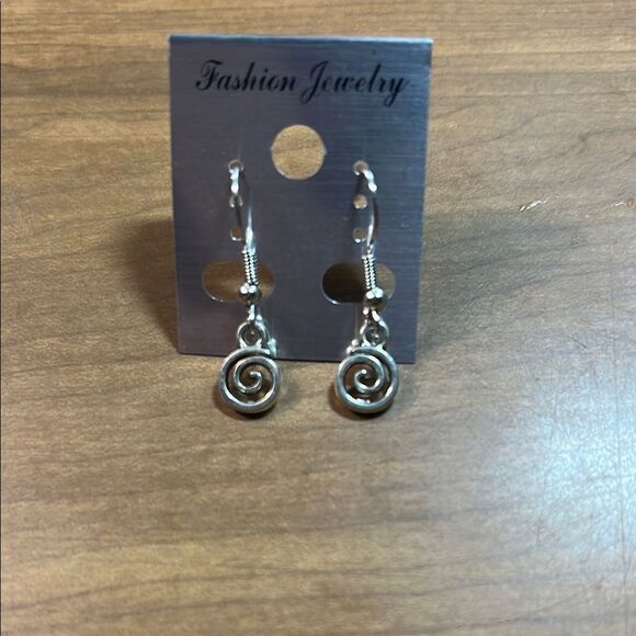 Elegant Silver Spiral Earrings - Picture 1 of 3